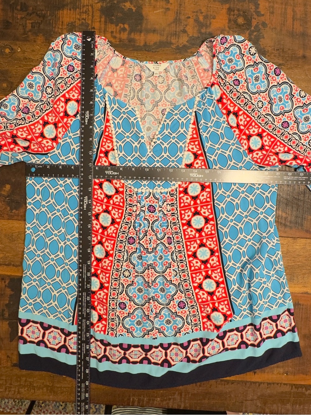 Crown & Ivy Women's Peasant Top in Blue & Red 0X - Picture 3 of 6
